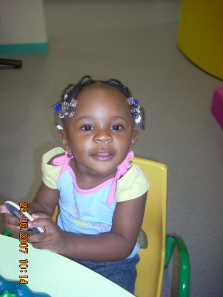 K�lia se tape la pose � la m�re et l'enfant !!!